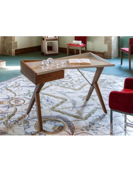 Mesa Escritório Babylon 120x60 noz, tampa cinza pérola