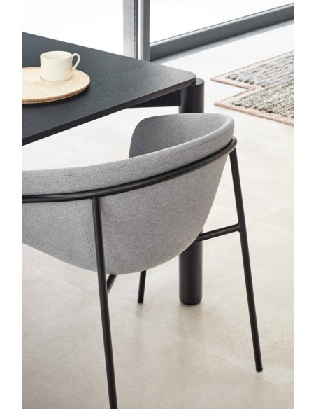 Teulat cadeira design HUG, cinza CLARO, metal preto