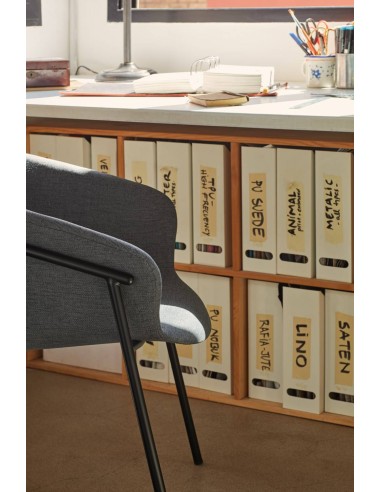 Teulat cadeira design HUG, cinza escuro, metal preto