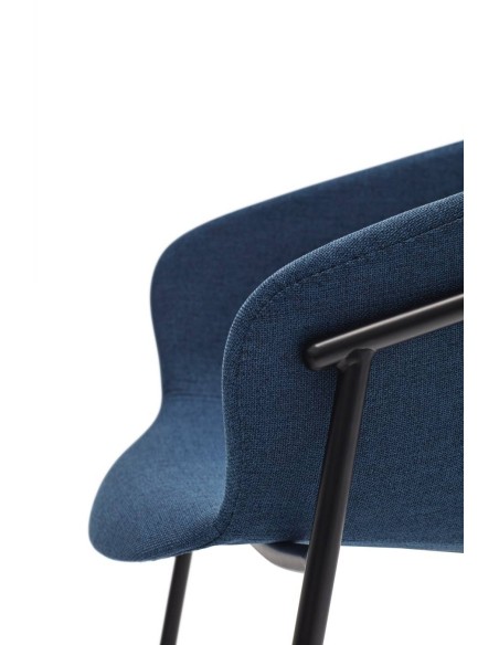 Teulat cadeira design HUG, azul escuro, metal preto