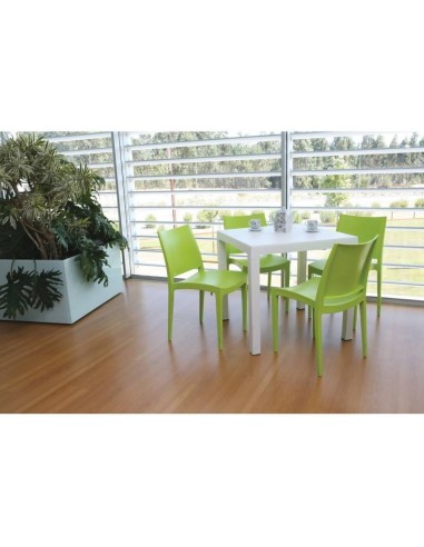 Mesa TADI, polipropileno blanco, 80 x 80 cms.