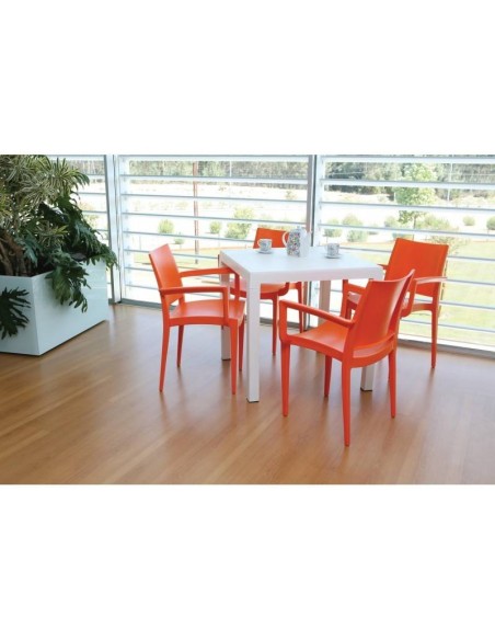 Mesa TADI, polipropileno blanco, 80 x 80 cms.