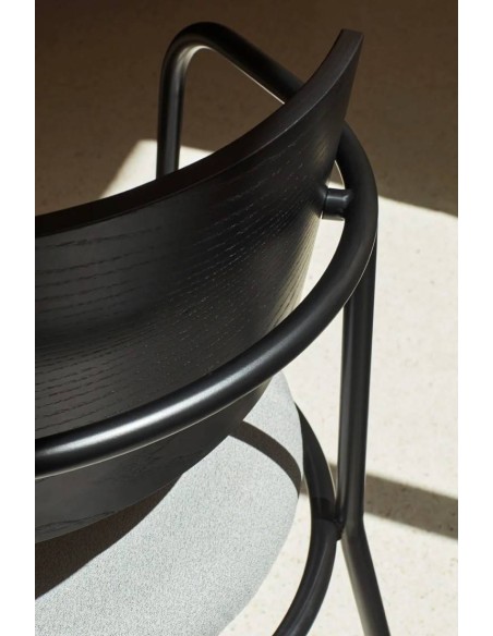 POLTRONA DESIGN TEULAT ECLIPSE, madeira PRETA e tecido CINZENTO