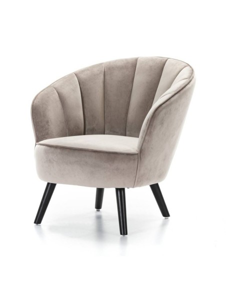 Poltrona de veludo CONCHA com pernas de madeira preta.