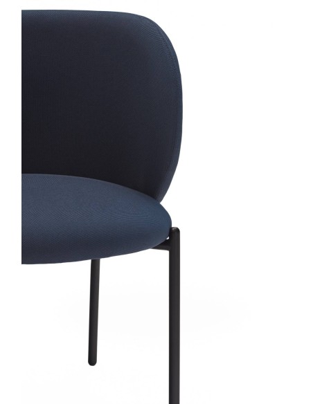 SILLA DE TEULAT MOGI EN TEJIDO AZUL Y PATAS METÁLICAS.