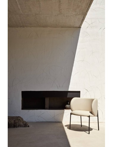 POLTRONA TEULAT MOGI EM COURO SINTÉTICO BEIGE E...