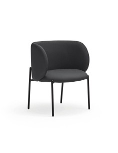 POLTRONA TEULAT MOGI EM COURO SINTÉTICO PRETO E PÉS...