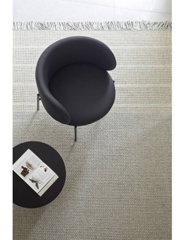 POLTRONA TEULAT MOGI EM COURO SINTÉTICO PRETO E...