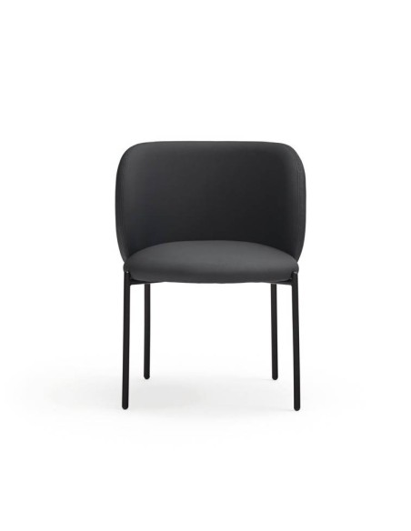 SILLA DE TEULAT MOGI EN PIEL SINTÉTICA EN NEGRO Y PATAS METÁLICAS.