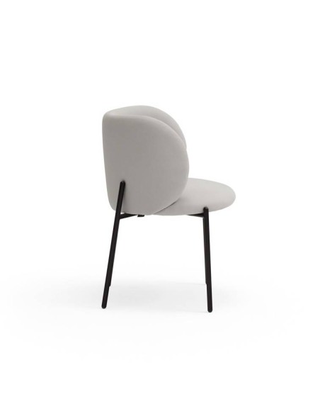 SILLA DE TEULAT MOGI EN TEJIDO GRIS CLARO Y PATAS METÁLICAS.