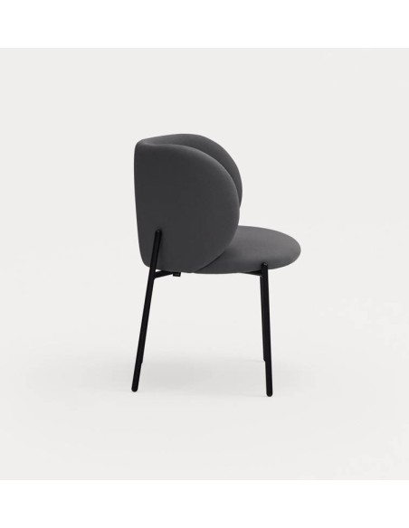 SILLA DE TEULAT MOGI EN TEJIDO GRIS OSCURO Y PATAS METÁLICAS.