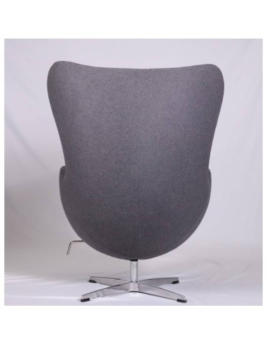 Poltrona Egg Cashmere cinza escuro.