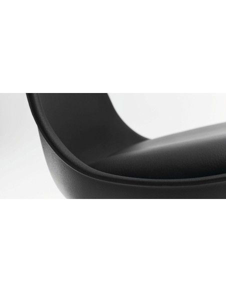 Banqueta Orlando 60-81, assento em couro sintético preto e base cromada