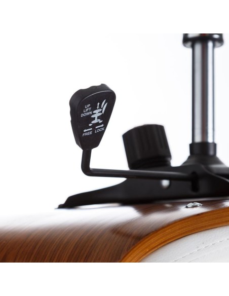 Cadeira de escritório Madai em couro sintético preto e folheado em nogueira.