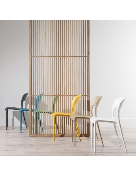 Silla MORELLA de POLIPROPILENO en color Beige, APILABLE.
