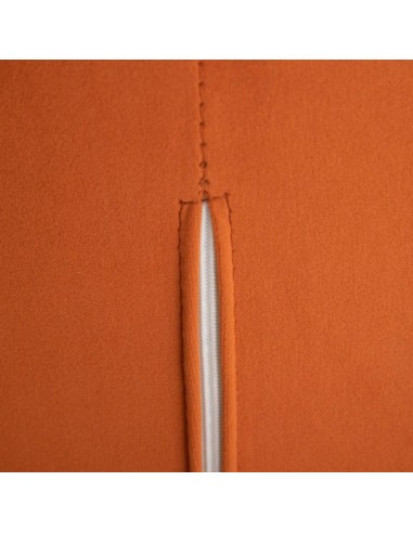 Cadeira Ciselia em veludo terracota e pernas em...