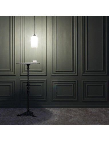 Mesa alta SHANELLE de mármol blanco y patas de...