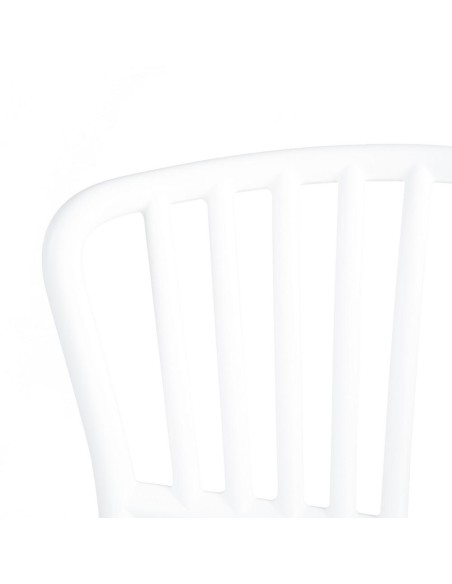 Silla de exterior apilable NARIET en color blanco de polipropileno.