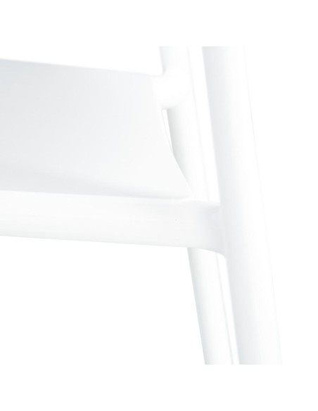 Silla de exterior apilable NARIET en color blanco de polipropileno.