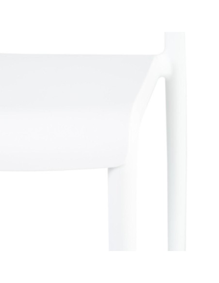 Silla de exterior apilable NARIET en color blanco de polipropileno.