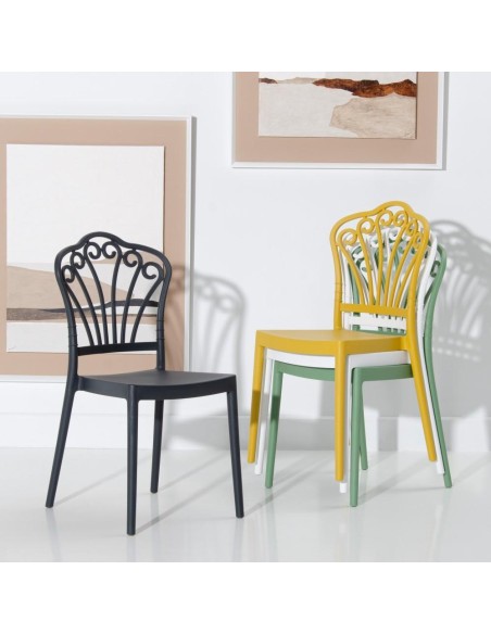 Silla de exterior apilable ISABELLINI de polipropileno gris oscuro.