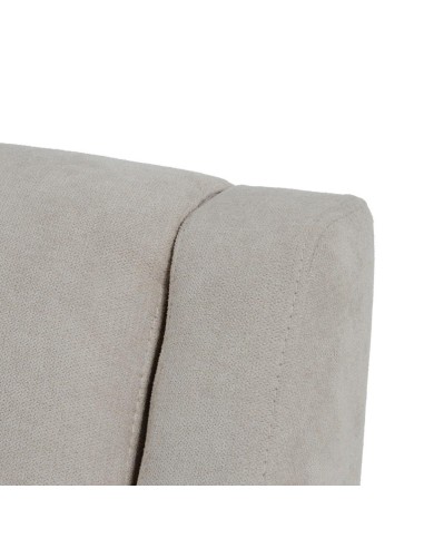 Butaca Belina en beige grisaceo y patas de haya.