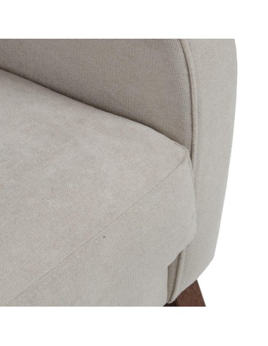 Butaca Belina en beige grisaceo y patas de haya.