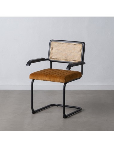 Silla con brazos DORIANE de madera/ratan/metal y asiento en ocre.