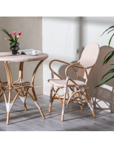Silla con brazos FANTINE de ratán en beige.