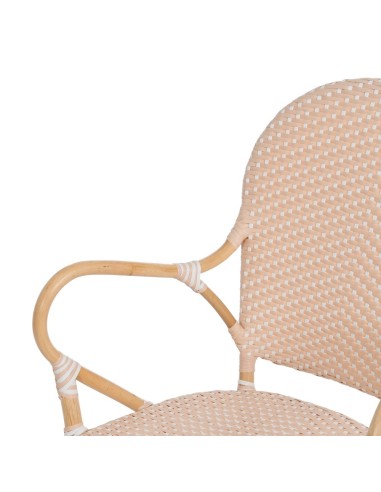 Cadeira FANTINE em rattan com braços em bege.