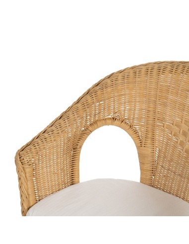 Sillón con brazos MIMOS de ratán natural.