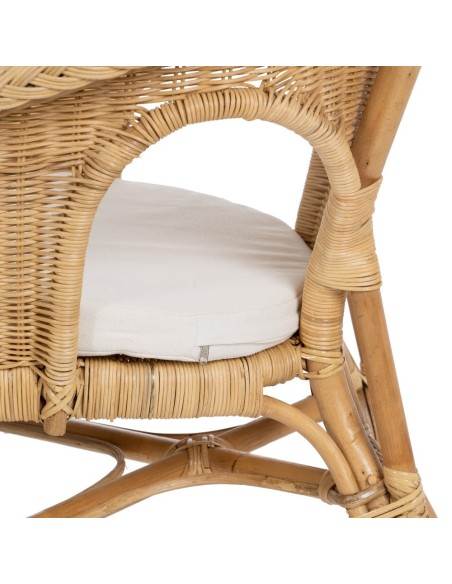 Sillón con brazos MIMOS de ratán natural.