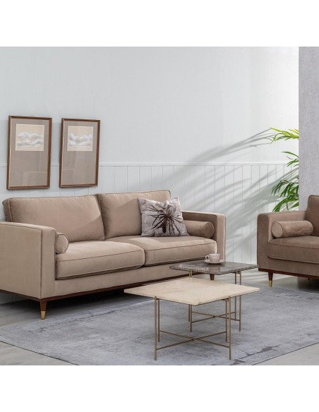Sofá LEQU de 3 lugares em veludo champanhe  215 x 89 x 91 cm.