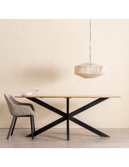 Mesa redonda SHANELLE de madera y patas de hierro en negro 200x100 cm.