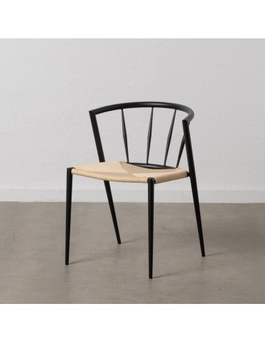 Cadeira de design ANALY em metal com acabamento preto e assento em corda.