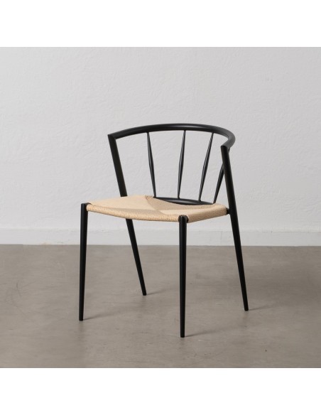 Silla de diseño ANALY de metal con acabado negro y asiento de cuerda.