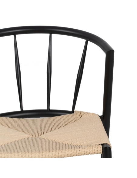 Silla de diseño ANALY de metal con acabado negro y asiento de cuerda.