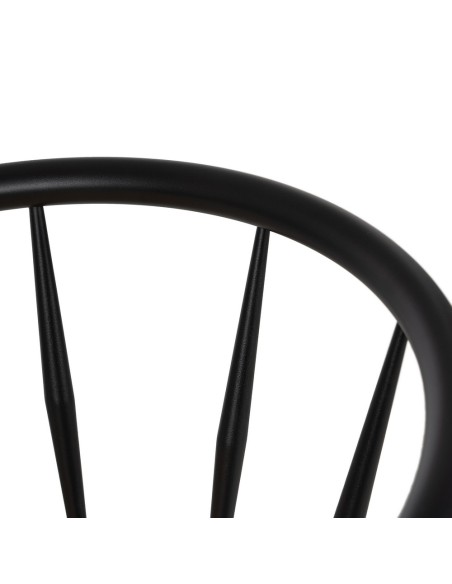 Cadeira de design ANALY em metal com acabamento preto e assento em corda.