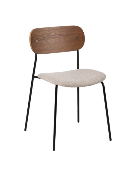 Cadeira design Maureen feita de folheado de carvalho, tecido creme e metal preto.