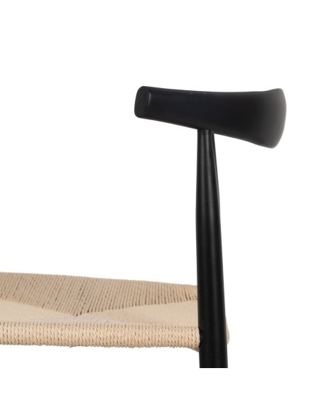 Silla ADA de madera natural en negro y cuerda beige.
