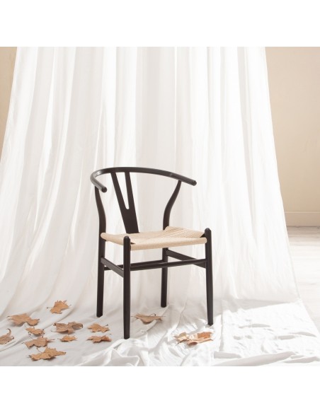 Silla ADAM de madera natural en negro y cuerda beige.