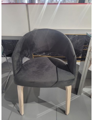 Silla con brazos RACE, madera de hevea y velvet...