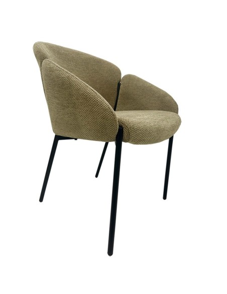 Cadeira de design GIORGI com braços, assento em chenille vison castanho, pernas em metal preto