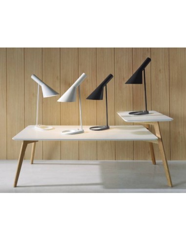 LAMPARA DE SOBEMESA MODERNA, JACOBSEN.