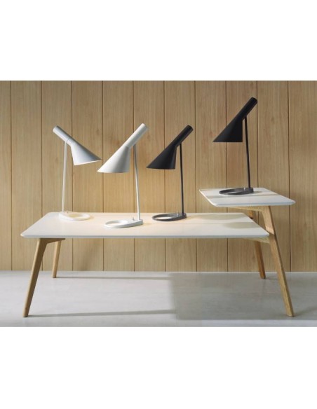 LAMPARA DE SOBEMESA MODERNA, JACOBSEN. LAMPARA DE SOBEMESA MODERNA, JACOBSEN.