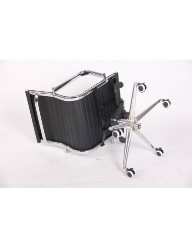 Poltrona de escritório Boris Design, encosto médio, couro sintético.