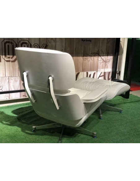 Poltrona Lounge Chair Pele branca, madeira lacada, base polida